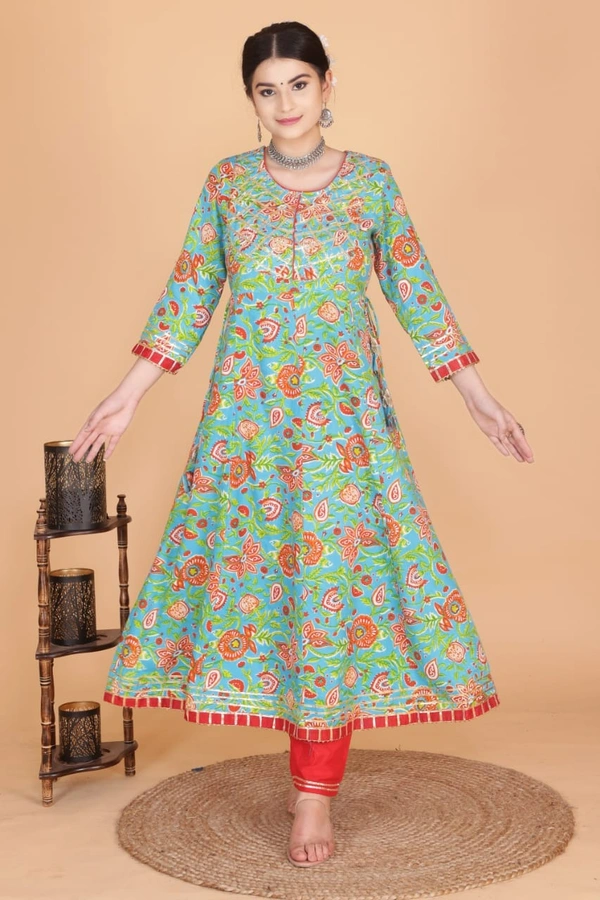 🌸Anarkali Gown with pent with Dupptta 🌸  - M