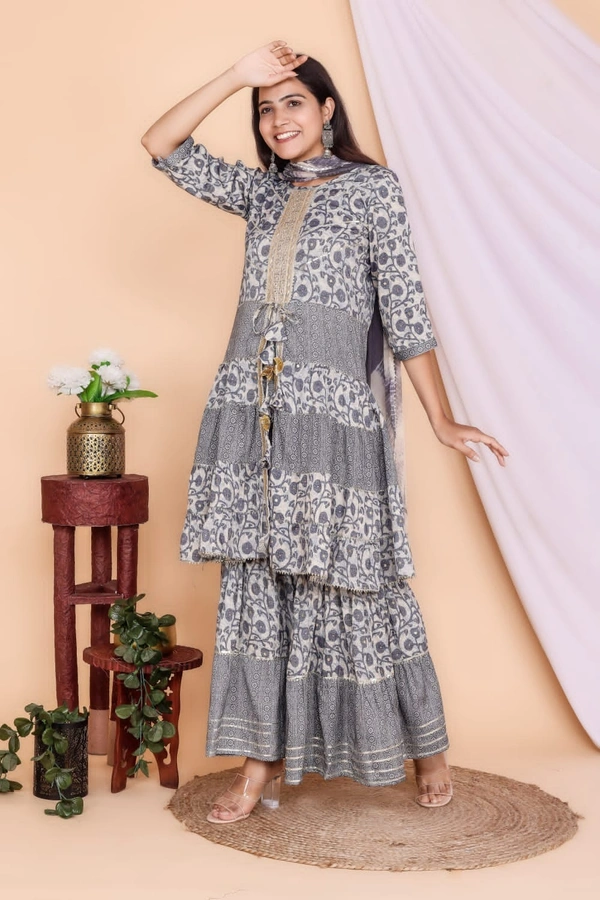 👗Front Side Cut Pattern Kurti With Sharara And Dupatta - L, Grey