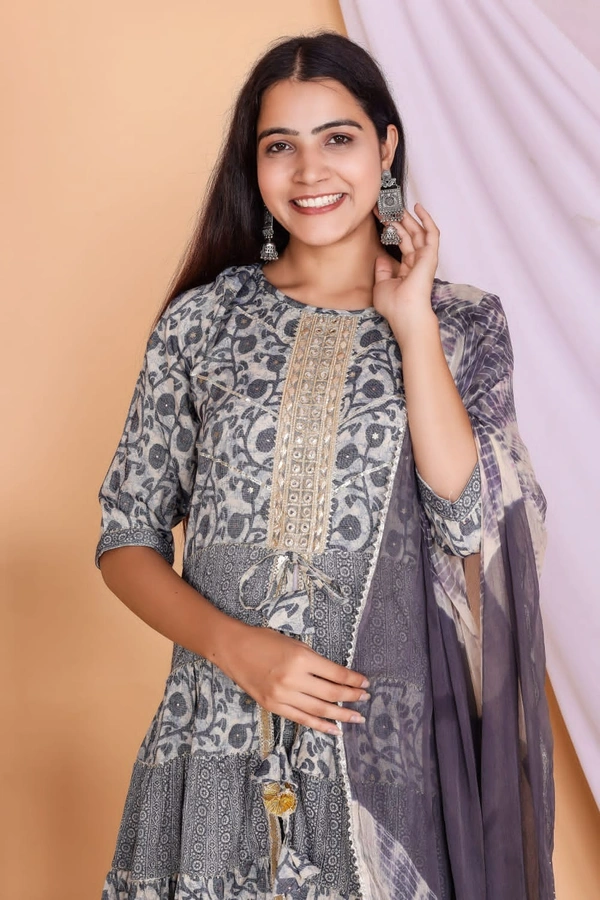 👗Front Side Cut Pattern Kurti With Sharara And Dupatta - L, Grey
