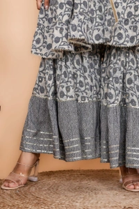👗Front Side Cut Pattern Kurti With Sharara And Dupatta - L, Grey
