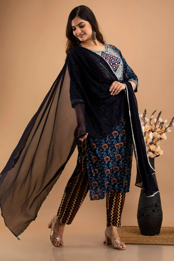 👗Patola printed heavy embroidery worked, kurti with pant and dupatta   - L