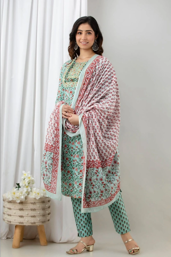 👗Cotton  Kurta paired with Pant n beautiful' Duppata...  - M, Green
