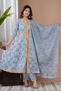 Gorgeous Indian Kurti With Full Set. - Pigeon Post, M
