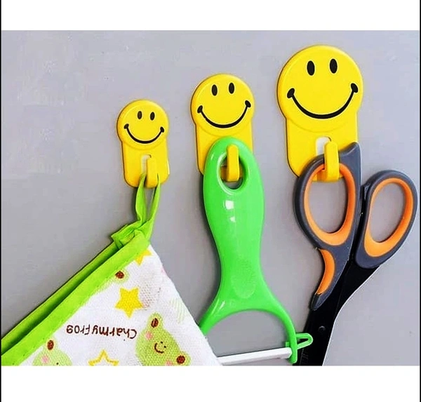 1702 3PCS SELF ADHESIVE MULTIPURPOSE SMILEY HOOKS FOR HOME USE