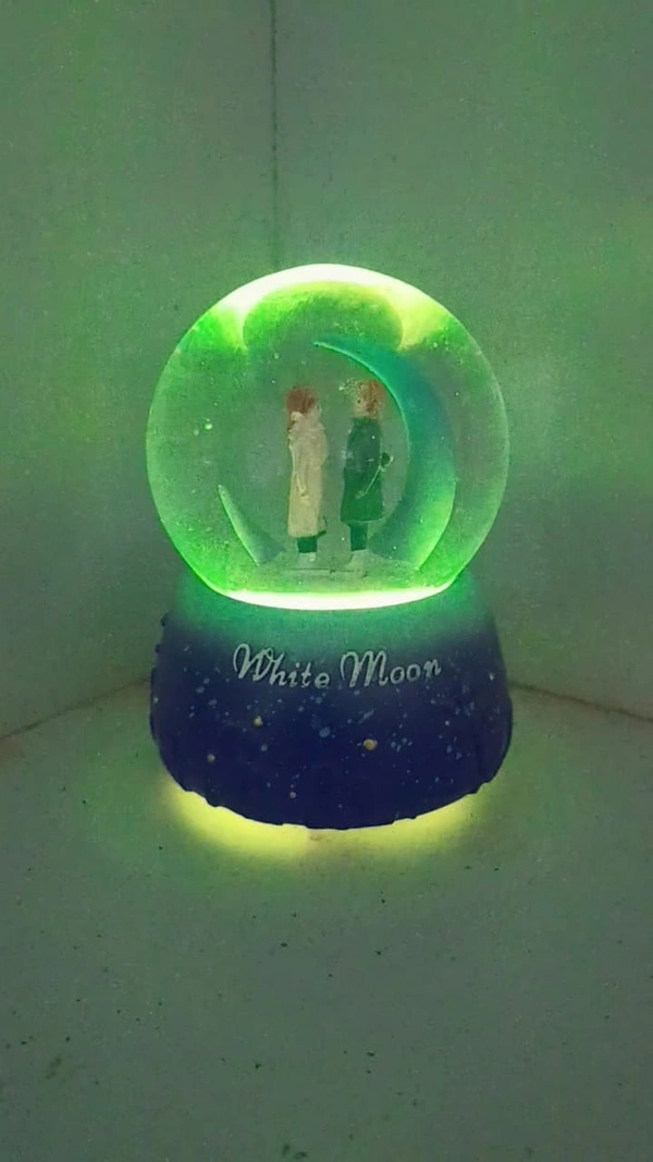 LED Snow Globe Couple Show Piece
