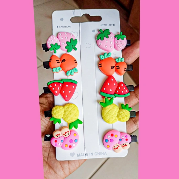 Kids Cartoon designs Hair clips set