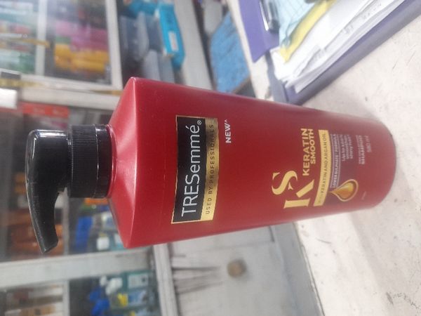 Tresemme Keratin Smooth Shampoo - 580ml