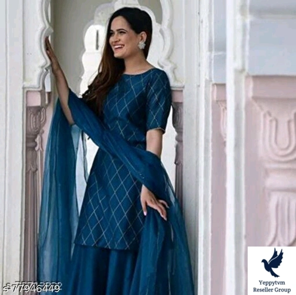 Aakarsha Graceful Women Kurta Sets
