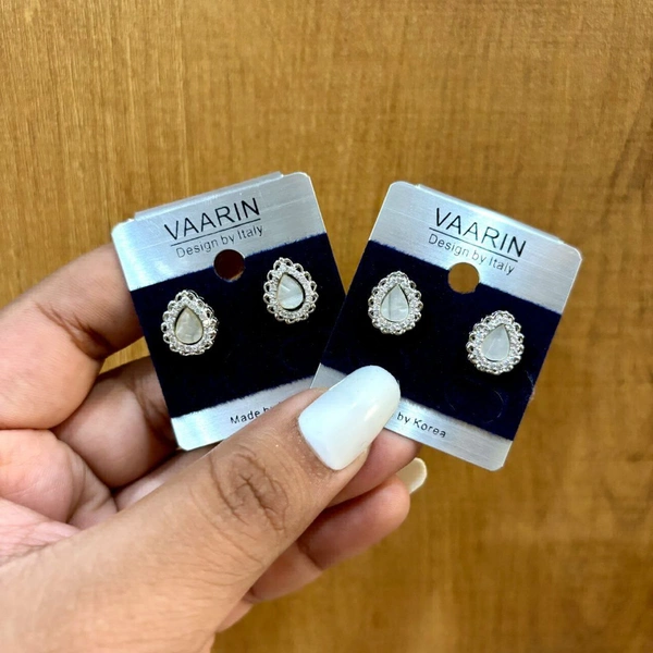 trenty fashionbestyeppygroup:😍NEW FASHION ARRIVALS 😍American Diamond Stud Square EarringsMaterial :  Artificial CastingPrice : Rs.429/-onlySterling Bali Earrings With Diamond..Circle Style Gold With Diamond EarringsPretty Bow Shaped EarringsTilak Shaped Silver Earrings With Diamond