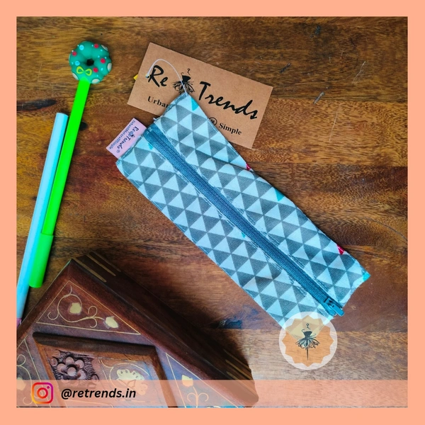 ReTrends Geo Design- Bookmarker Pouch