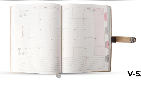 V-524 Diary 2023 B5 With Prem Lock & Box
