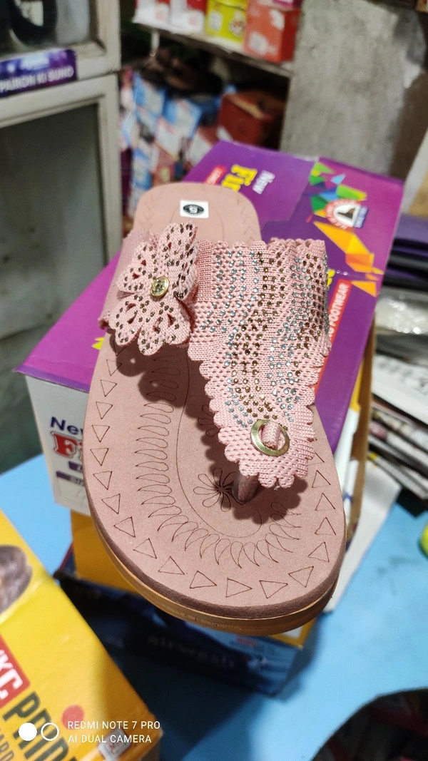 Ladies Fancy Sandel  - Pitch, 8
