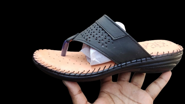 COBBLER  Woman Doctor Pad Sandal  - Black, 5