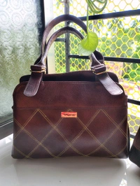 COBBLER  Ladies Shoulder Bag  - Nutmeg Wood Finish