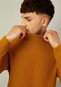 Kvetoo Men High Neck Full Sleeve Sweaters Mustard - L