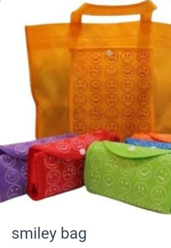 Smiles Carry Bag