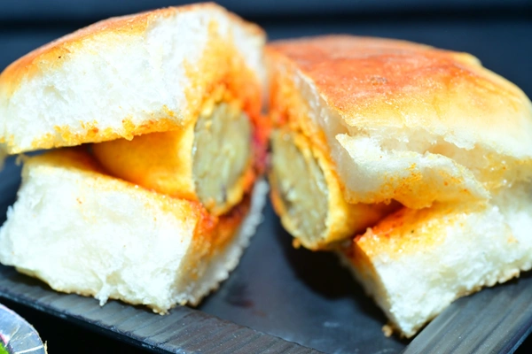 Bombey Butter Vadapav - Regular