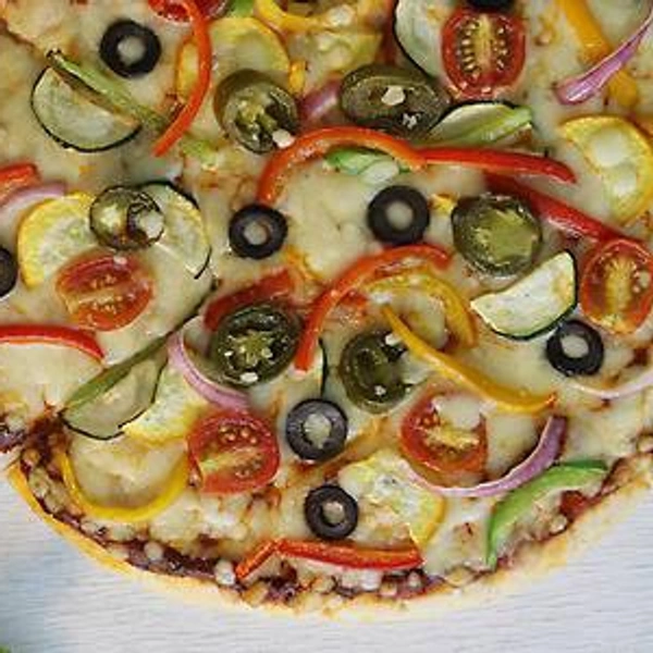 Spl Veg Mocktail Melodies  Pizza - Medium