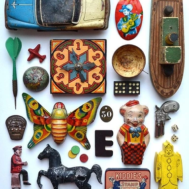 COLLECTABLE AND GADJETS