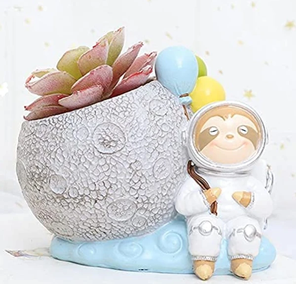 Resin Pot Cute Astronaut Design Resin Succulent Pot|Resin Planter for Succulent Pots Trendy and Succulent Indoor and Outdoor Pot with Beatiful Handcraft! - Astronaut With Moon Planter Pot, Pack Of 1