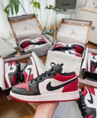 Nike Air Jordan Retro 1 Low Bred Toe