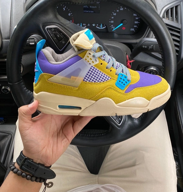 AIR JORDANS RETRO 4 UNION DESERT MOSS