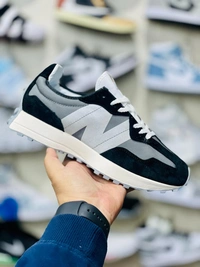 New Balance 327