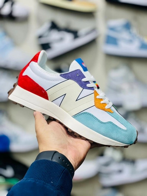 New Balance 327