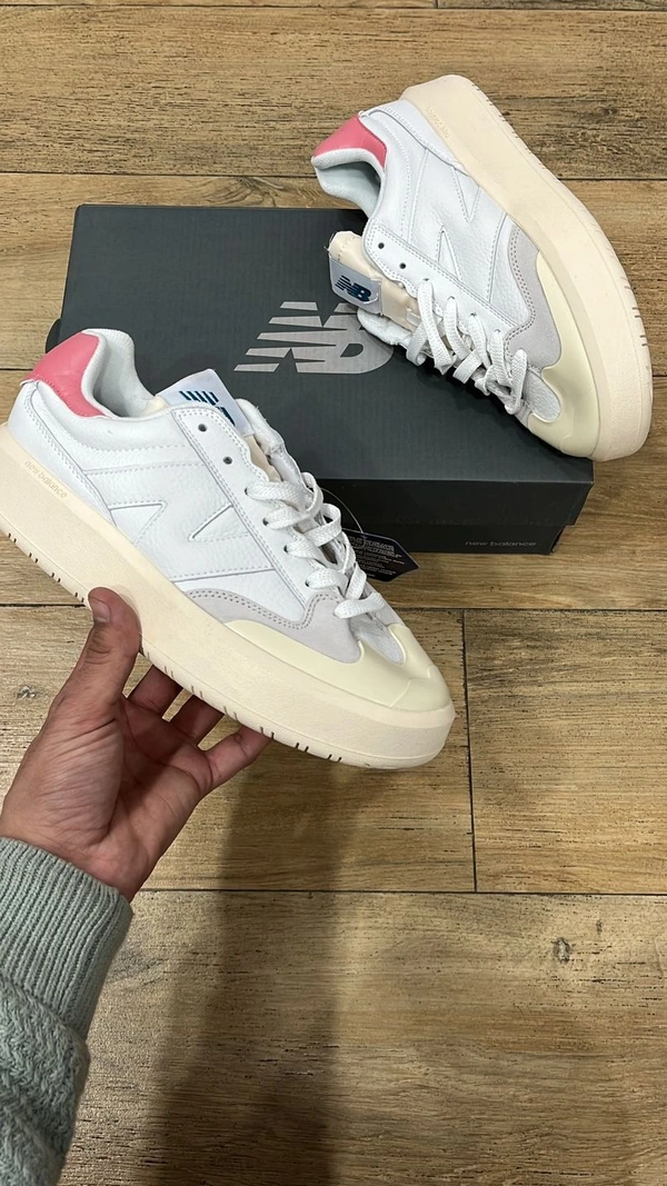 New Balance 302