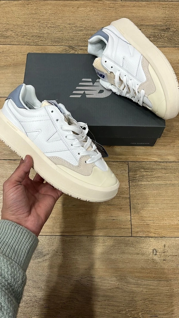 New Balance 302