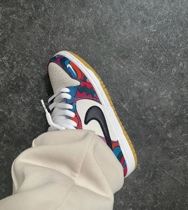 NIKE SB DUNK  