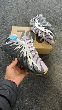 Adidas Yeezy 451
