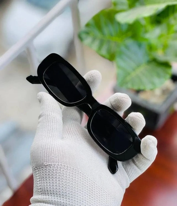 Freaky glasses