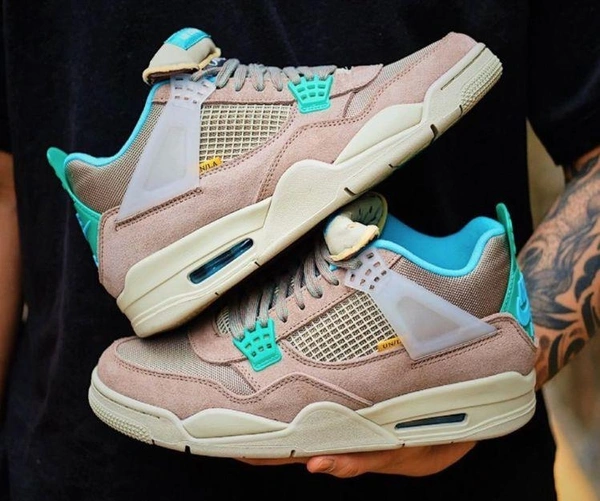 JORDANS RETRO 4 TAUPE HAZE