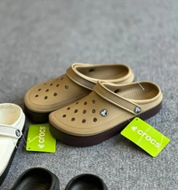 crocs (6 - 11)