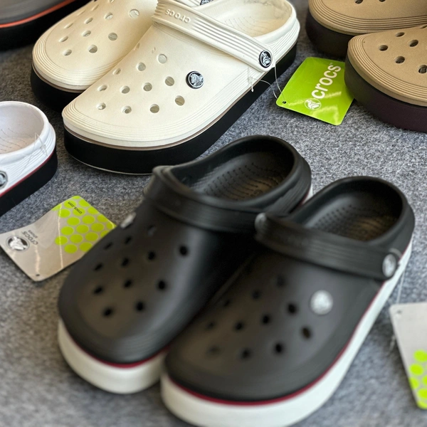 crocs (6 - 11)