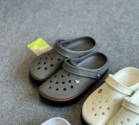 crocs (6 - 11)