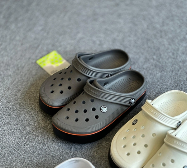 crocs (6 - 11)