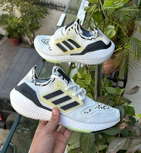 Adidas ultra boost 2022 (41 - 45)