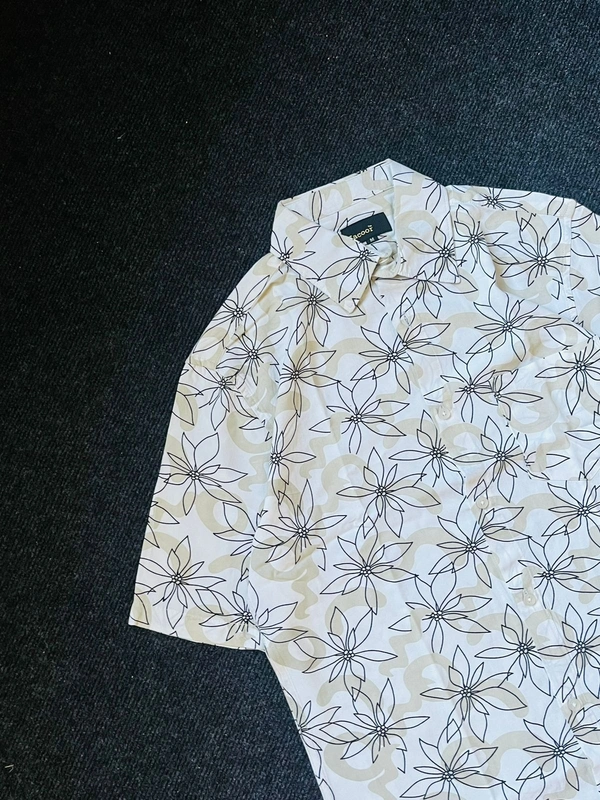 5 Sleeve Shirt (M,XL)