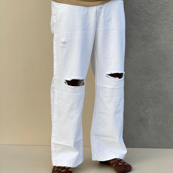 Knee Cut Jeans (34)