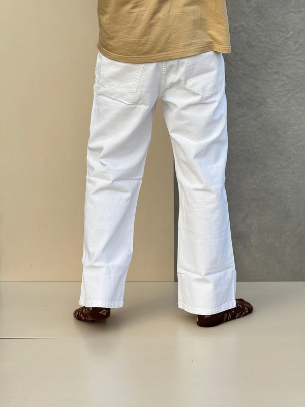 Knee Cut Jeans (34)
