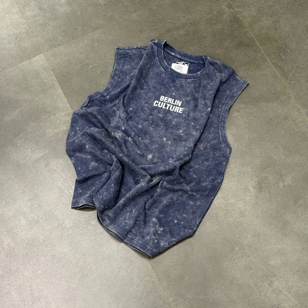 Sleeveless Tshirt (M,L)