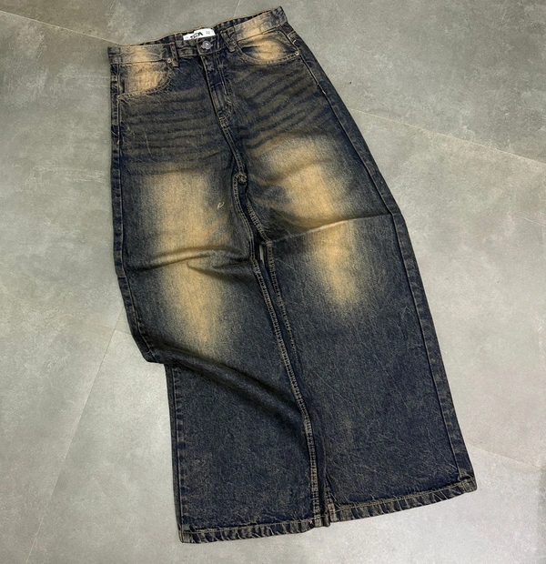 Offer wide Leg Baggy Jean (28,30,32)