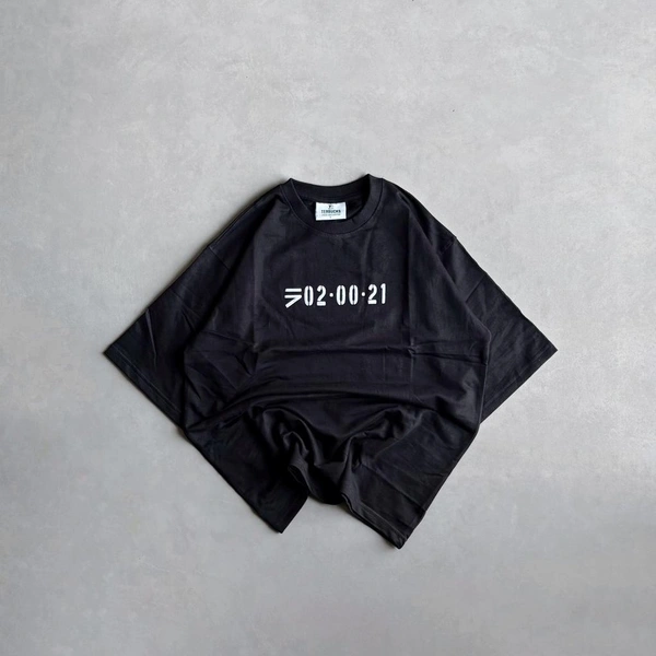 Five Sleeve Tshirt (L)