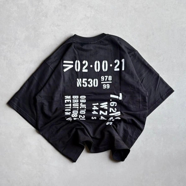 Five Sleeve Tshirt (L)