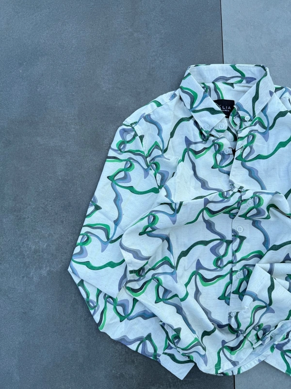Premium Print Shirt (S,L)