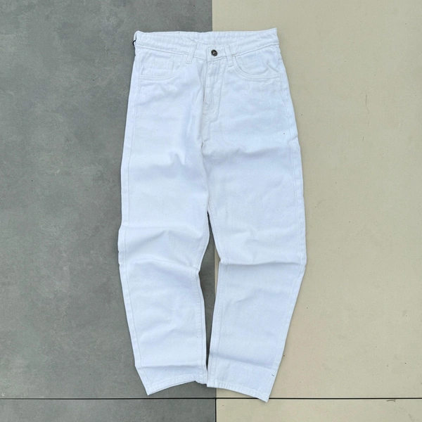 Mom Fit Jeans (28,32,34)