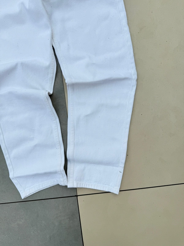 Mom Fit Jeans (28,32,34)