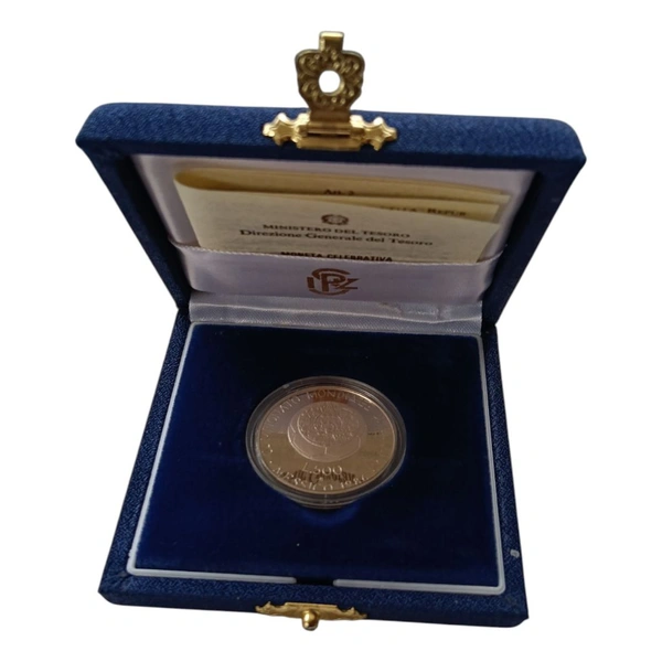 1986 Italy 500 Lire - FIFA World Cup - Mexico '86 - Silver Proof Coin with Premium Packing 